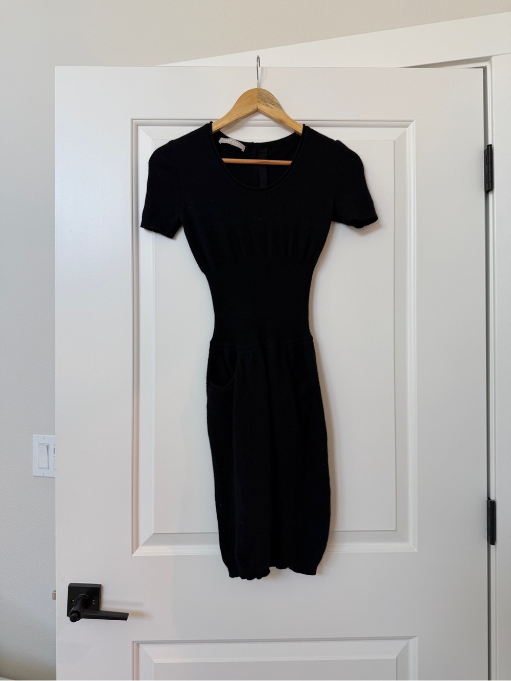Stefanel Black Short-Sleeve Knit Midi Dress